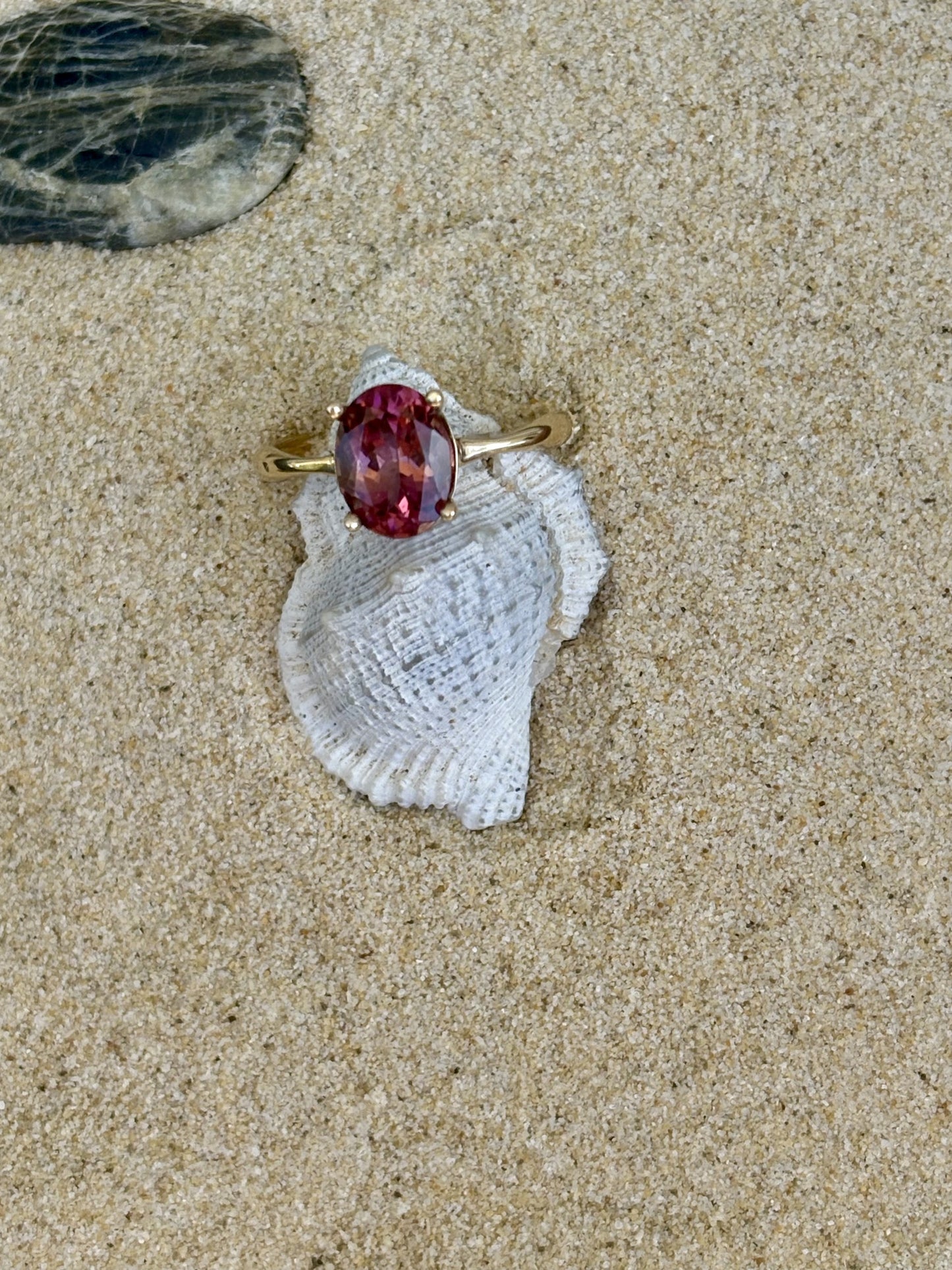 "Emberithë" - Pink to soft champagne Colour-Shift Tourmaline Ring — 2.9ct (Size R ½,9 US)